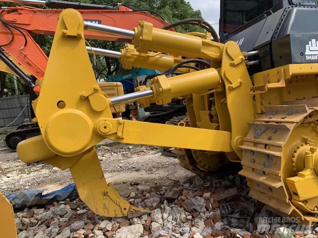 Shantui SD 32 Bulldozer