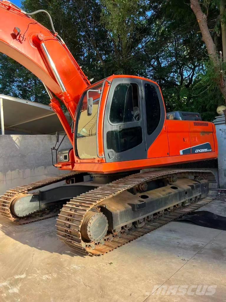 Doosan DX 225 LC Raupenbagger