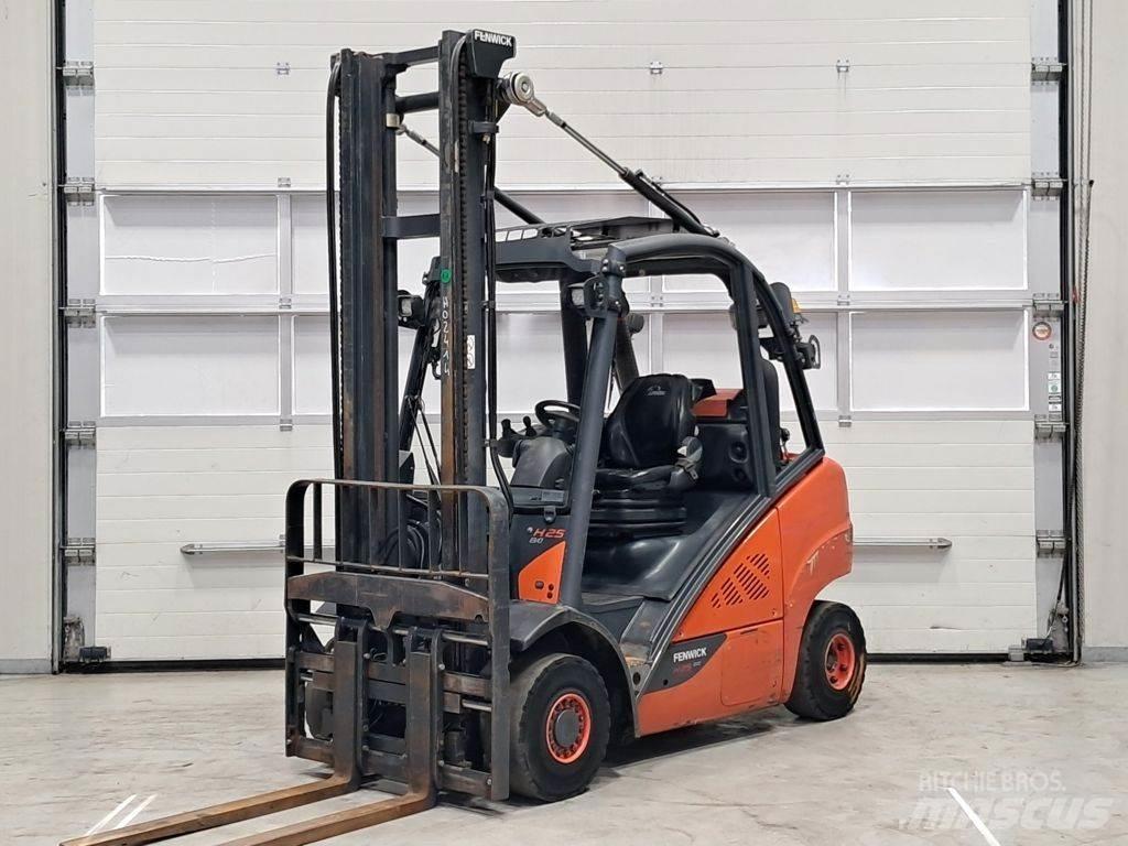 Linde H25T-02 LPG heftrucks