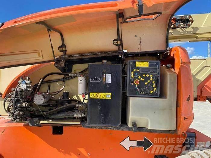 JLG 800AJ Gelenkteleskoparbeitsbühnen