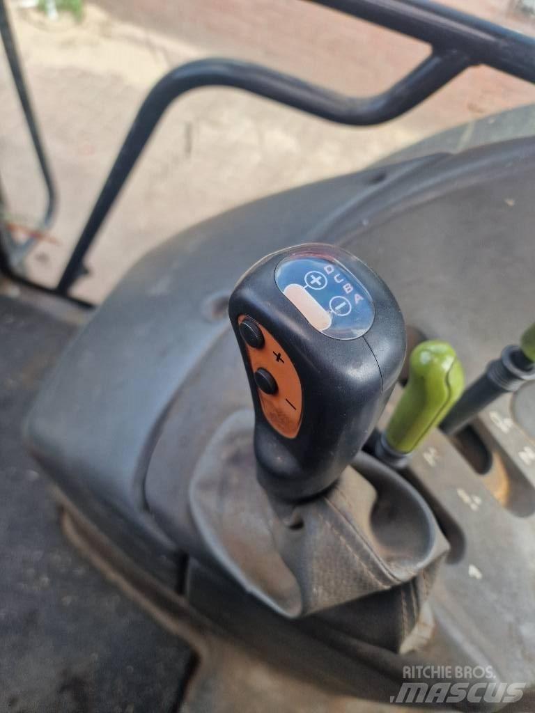 CLAAS Arion 430 Traktoren