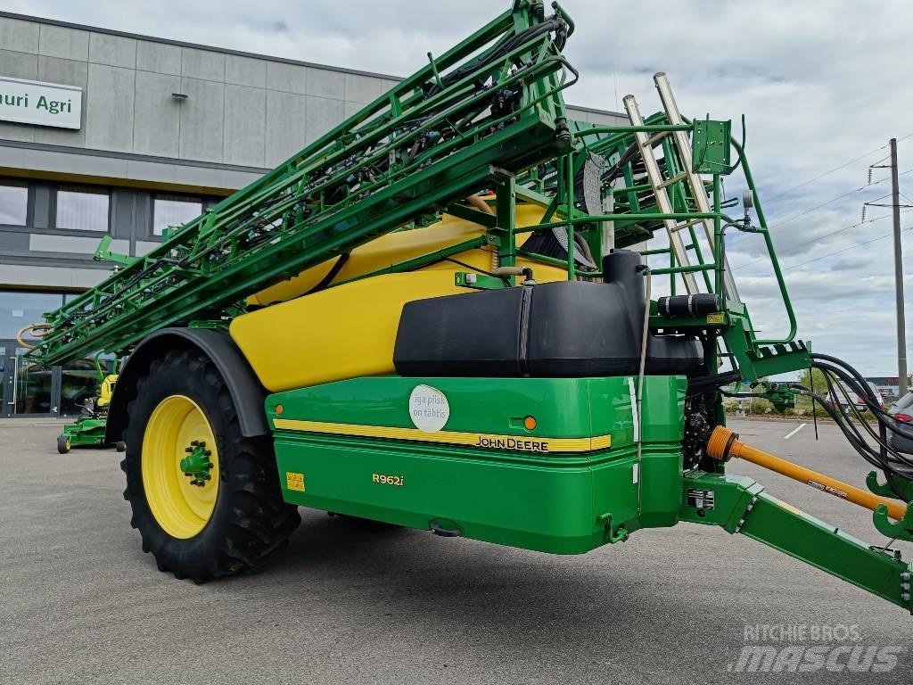 John Deere R 962 i Anhängespritzen