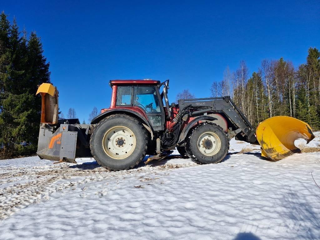 Valtra T 170 Traktoren