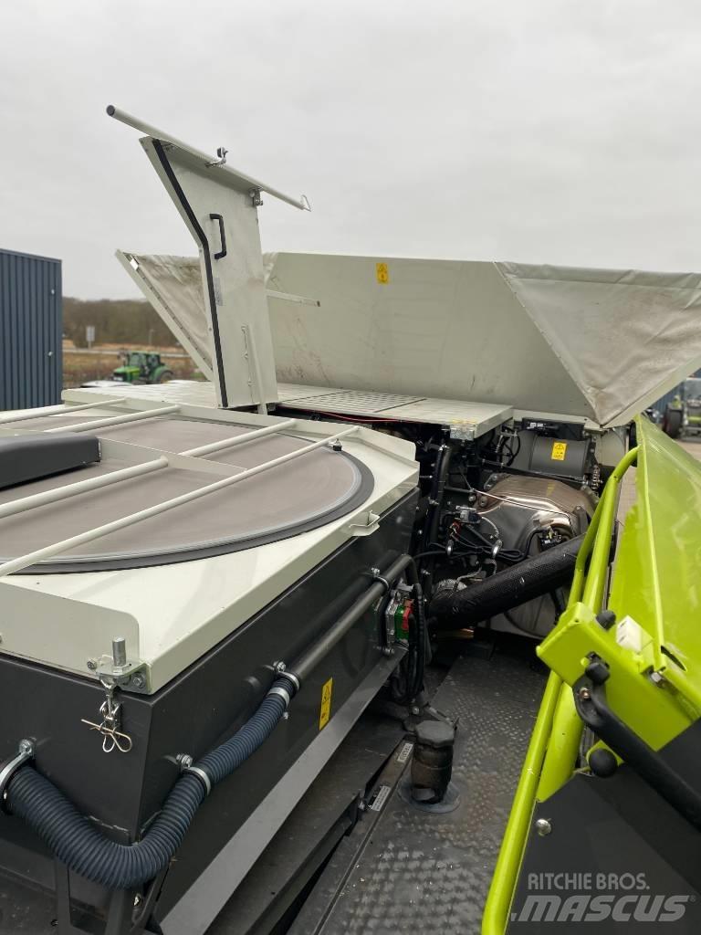 CLAAS LEXION 8800 Mähdrescher
