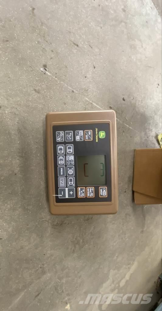 John Deere V461M Rundballenpressen
