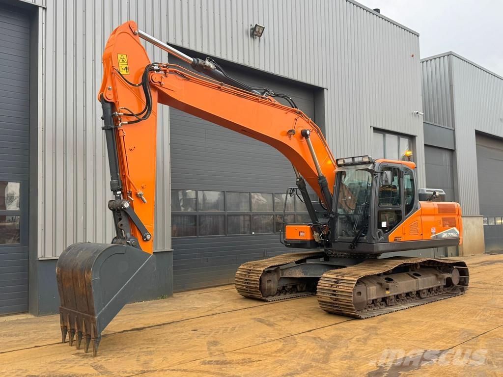 Doosan DX225LC-7 Raupenbagger