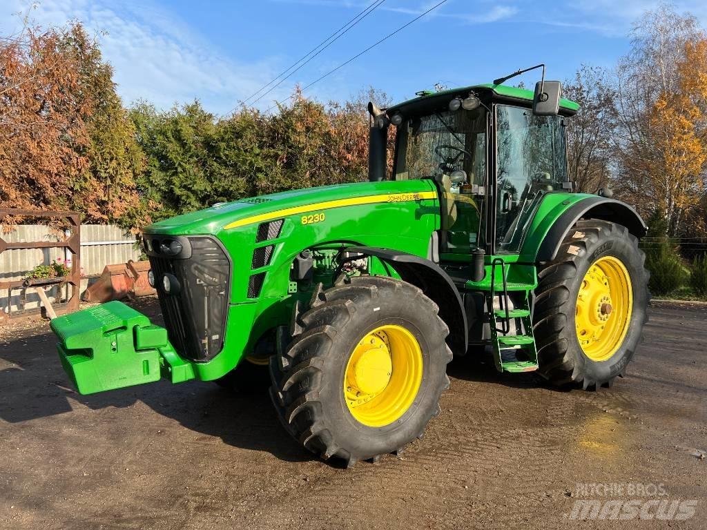 John Deere 8230 Traktoren