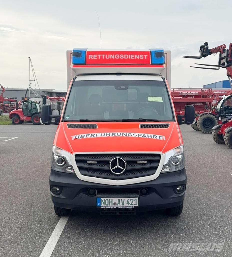Mercedes-Benz 1032 Krankenwagen