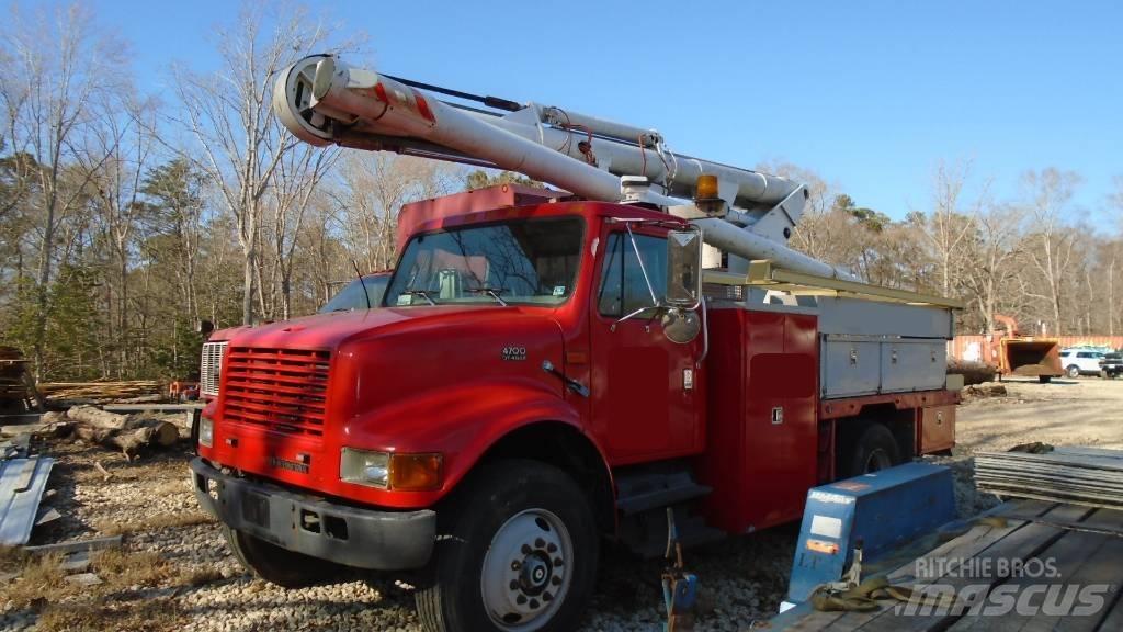 International 4700 LKW-Arbeitsbühnen