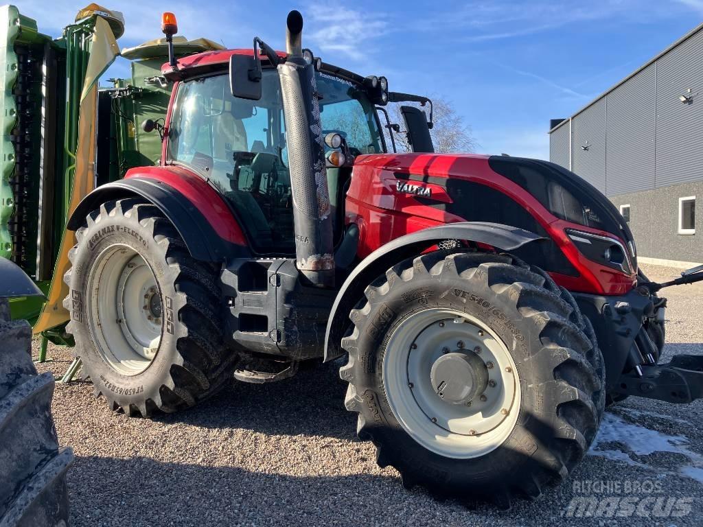 Valtra T234 V Traktoren
