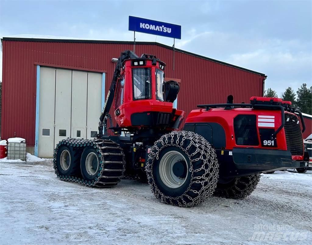 Komatsu 951 Harvester