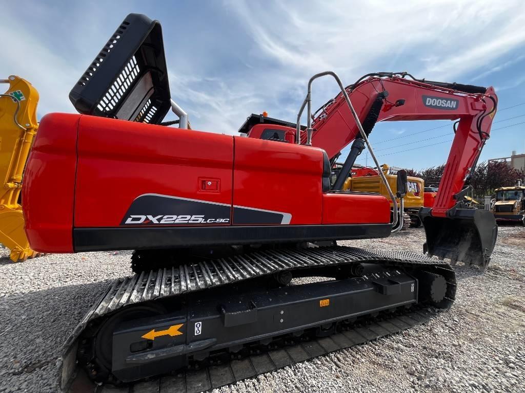 Doosan DX 225 Raupenbagger