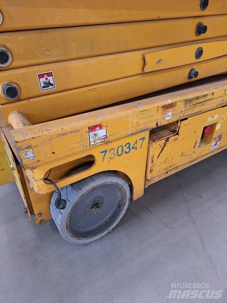 Haulotte Compact 12 Scheren-Arbeitsbühnen