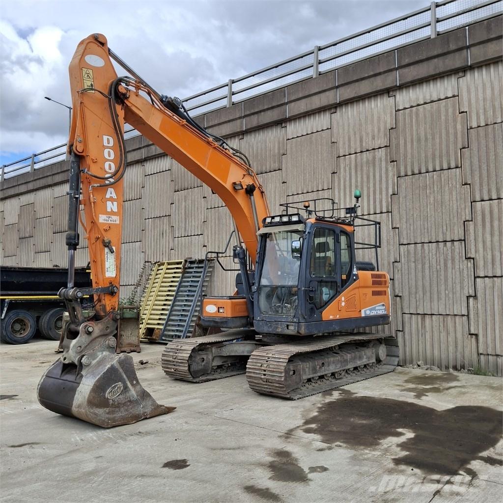 Doosan DX 140 LC Raupenbagger
