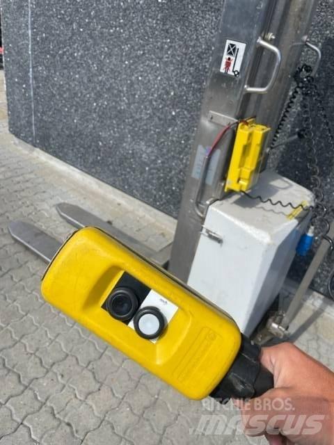 NH SB1000 Deichselstapler