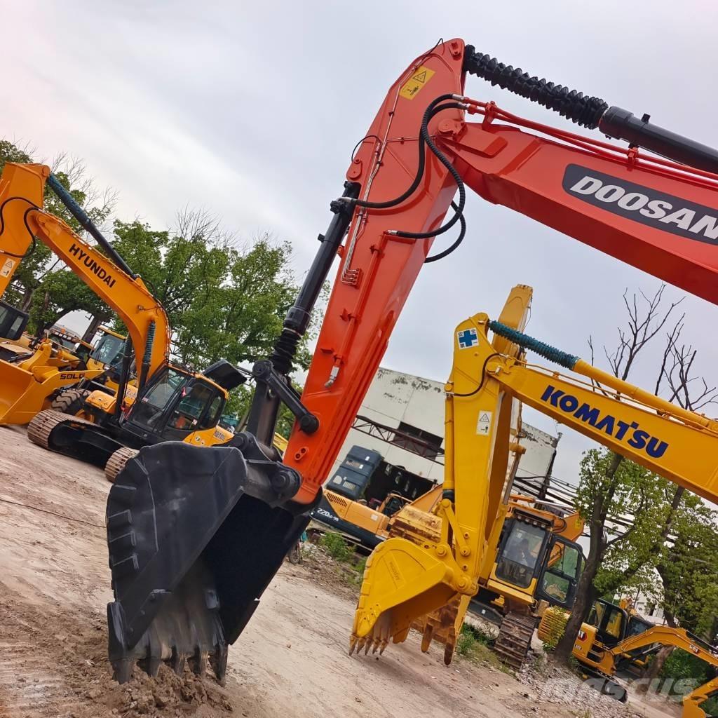 Doosan DX 300 LC-9C Raupenbagger