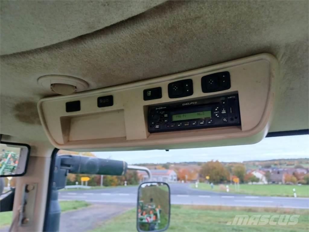 John Deere 8335R Traktoren