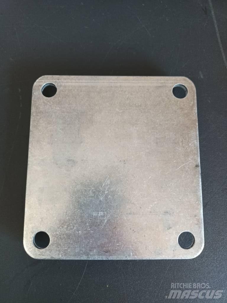 Volvo COVER 1669376 Motoren