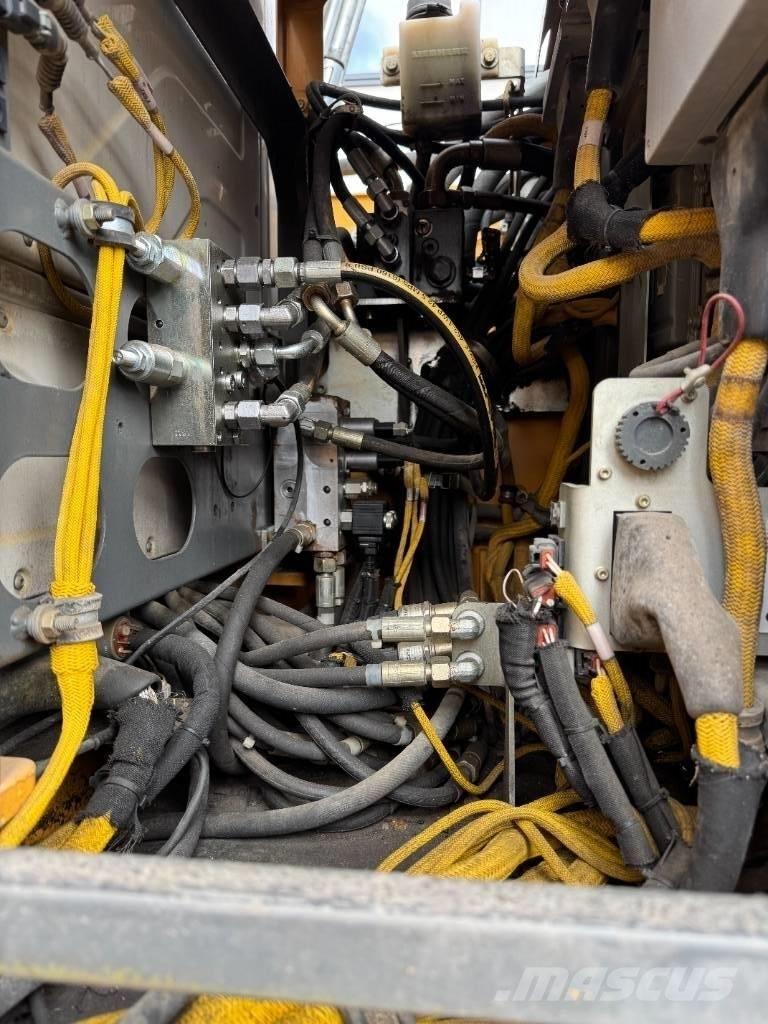 Liebherr R 924 SLC Raupenbagger