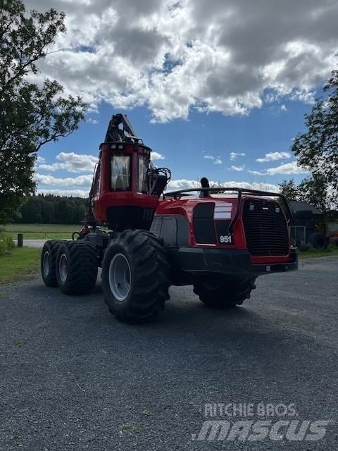 Komatsu 951 Harvester
