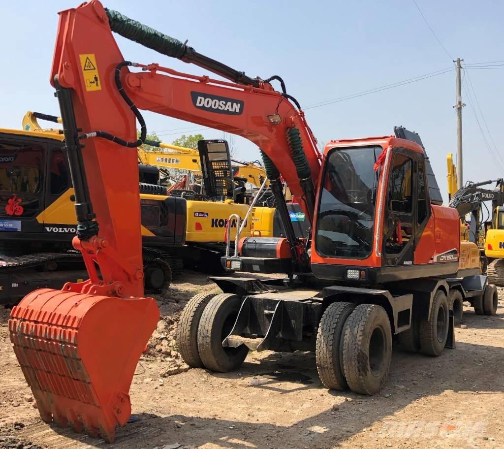 Doosan DX150W Mobilbagger