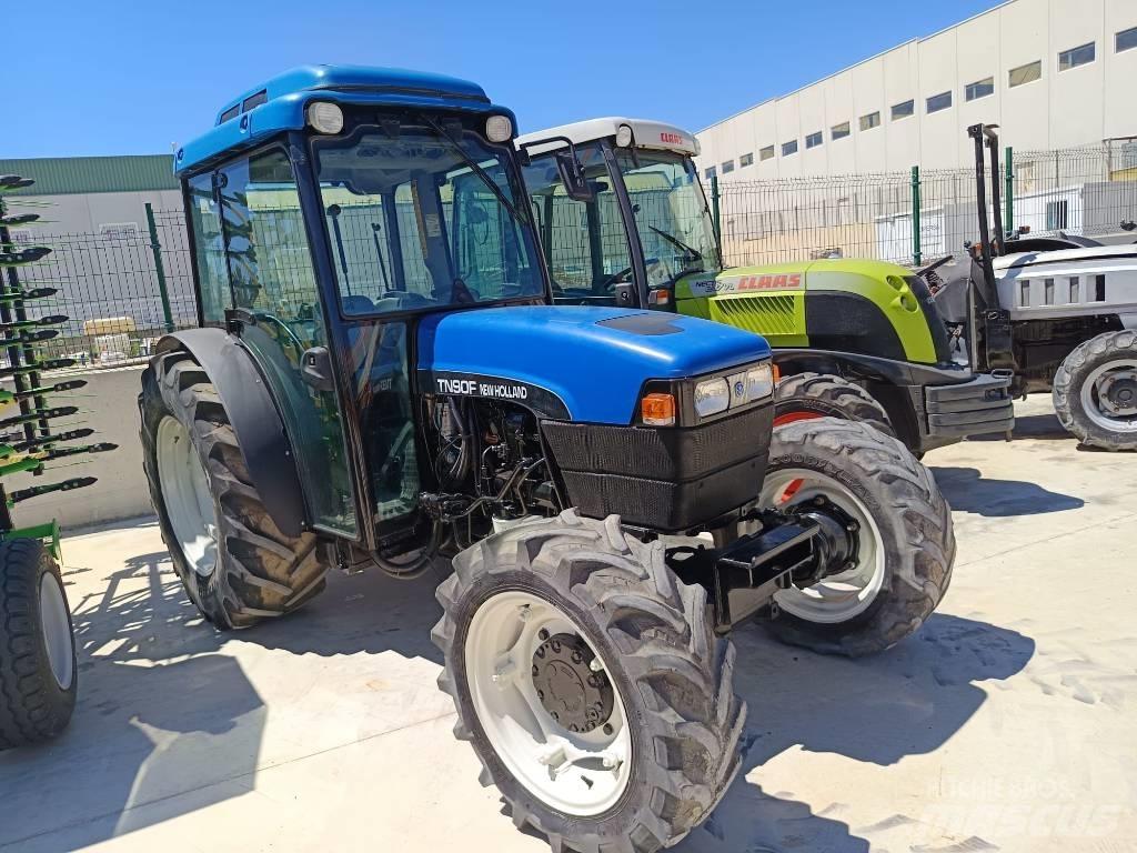 New Holland TN90FC Traktoren