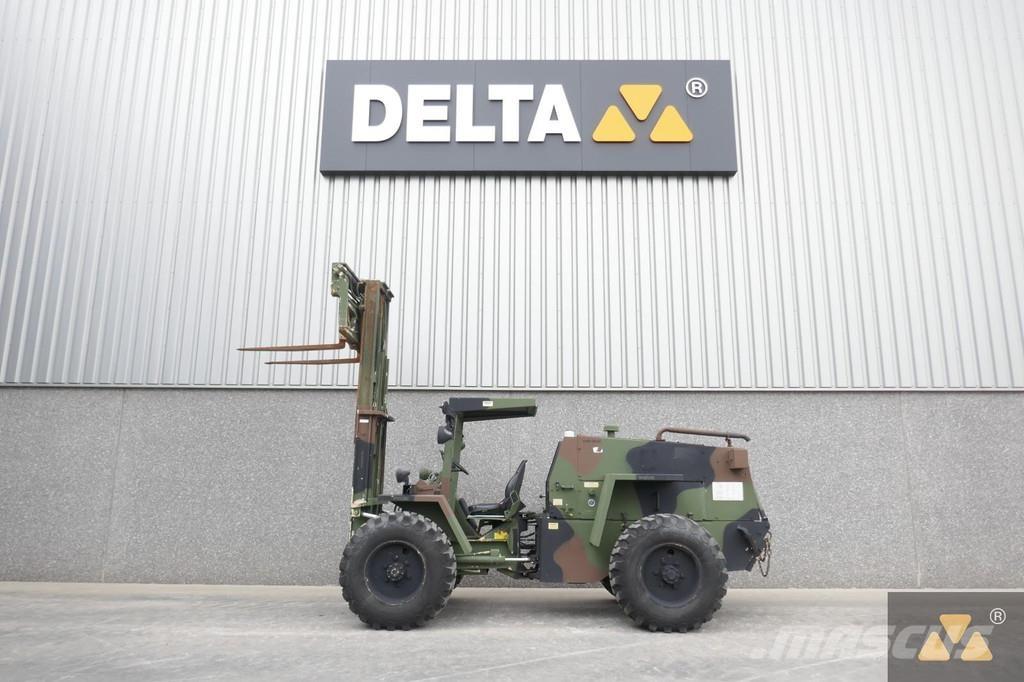 CASE M4K Ex-army Geländestapler