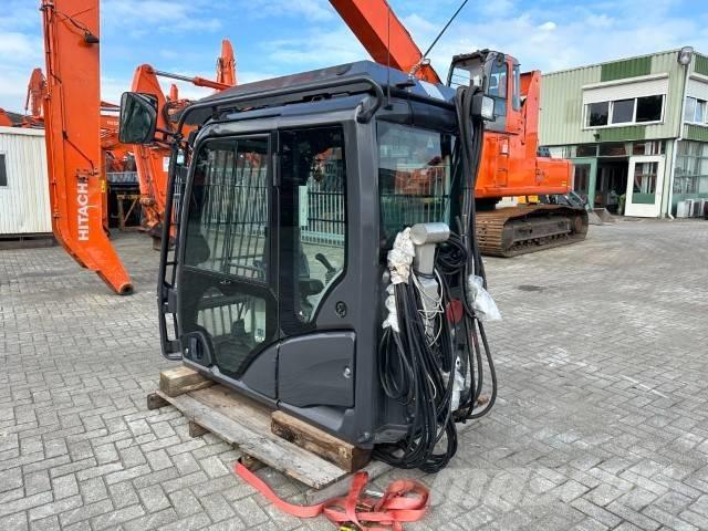Hitachi ZX-LC-5B Kabinen
