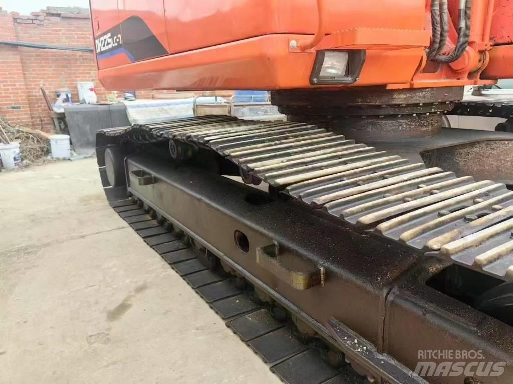 Doosan 225-7 Raupenbagger