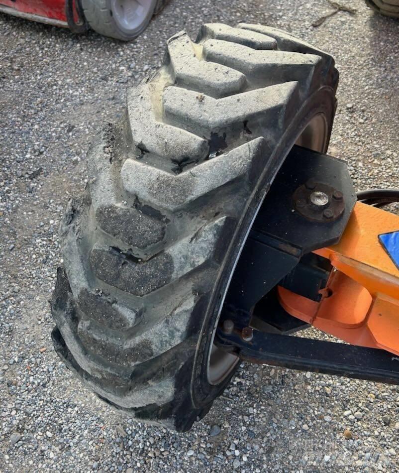 JLG 340 AJ Gelenkteleskoparbeitsbühnen