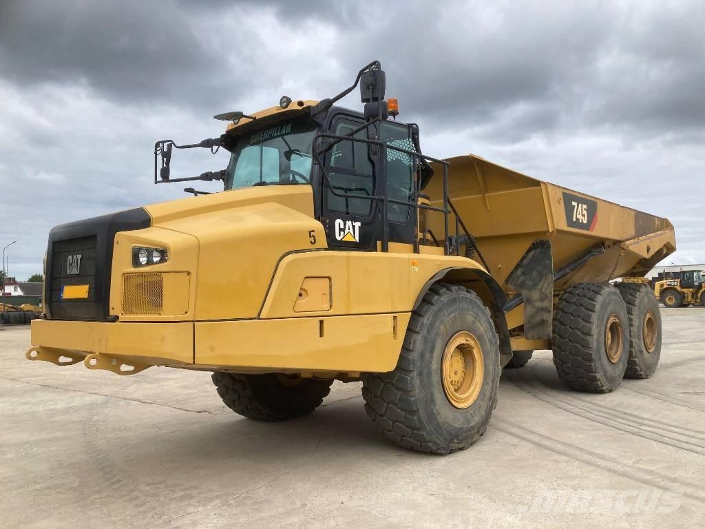 CAT 745 Dumper - Knickgelenk