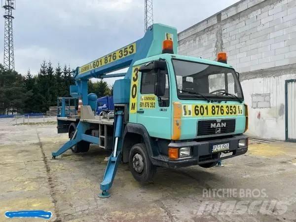 Wumag WT300 LKW-Arbeitsbühnen