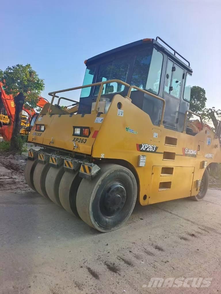 XCMG XP 263 Gummiradwalzen