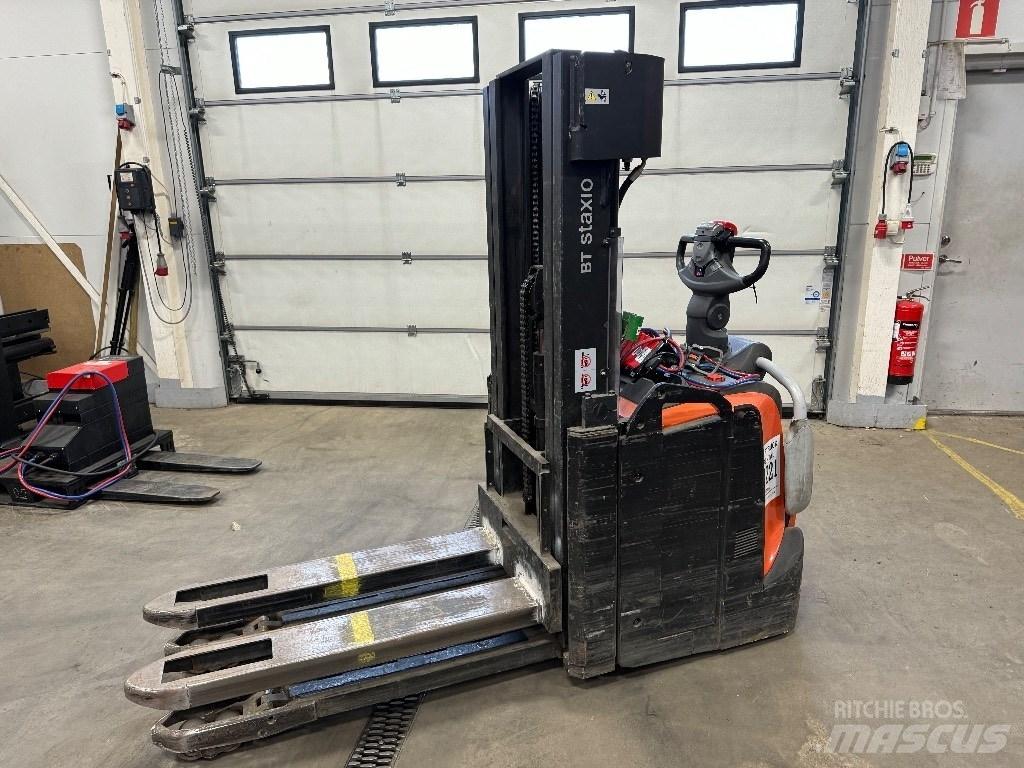 Toyota SPE160L Deichselstapler