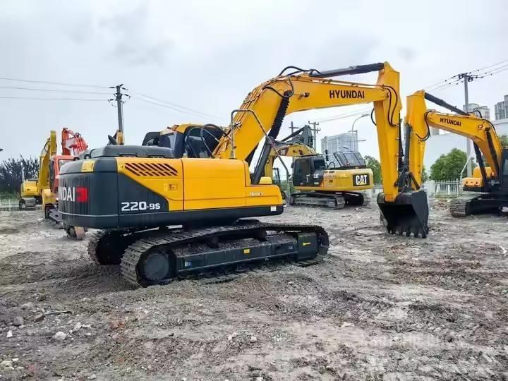 Hyundai 220-9S Raupenbagger