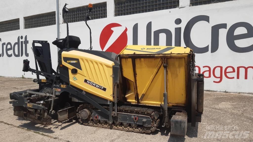 Bomag BF 200 C-2 Strassenfertiger