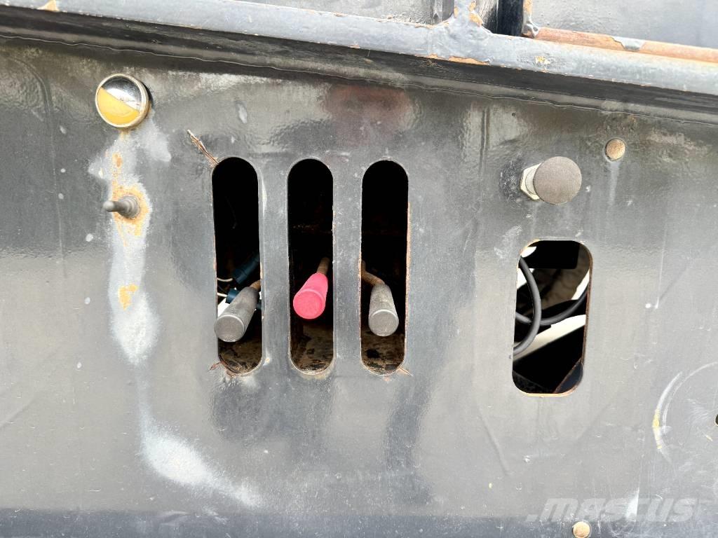 Landoll 440B Pritschenanhänger