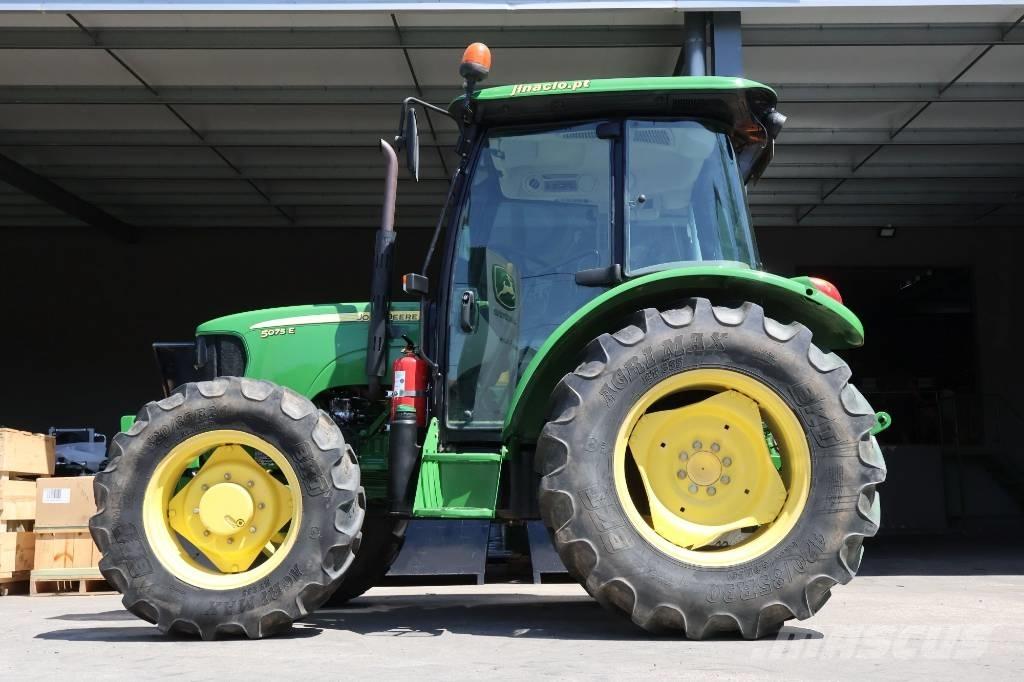 John Deere 5075 E Traktoren