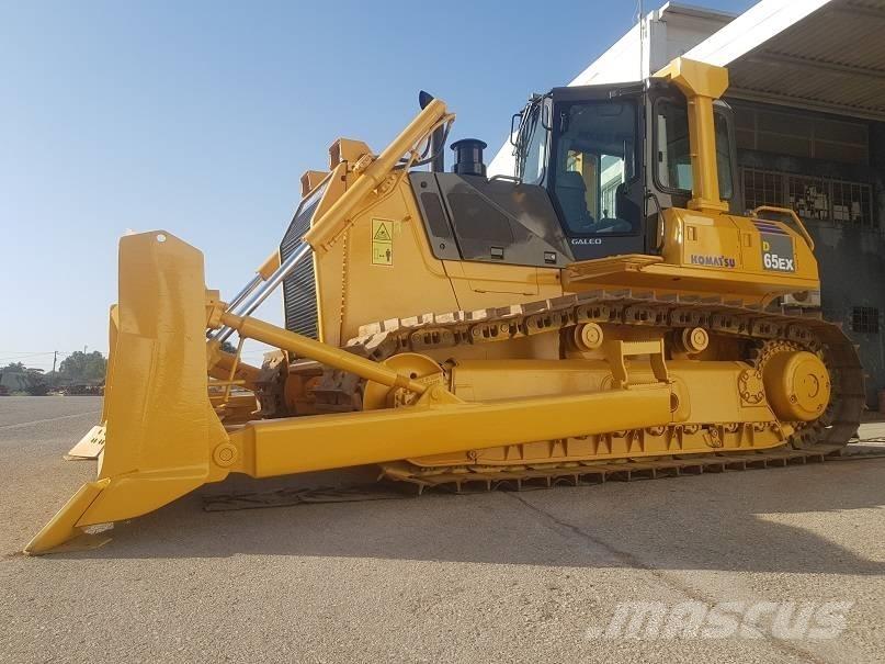 Komatsu D65EX-15 Bulldozer
