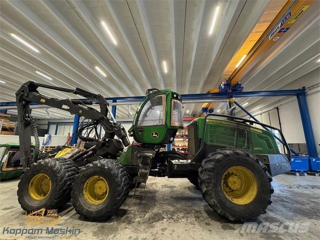 John Deere 1470G Harvester