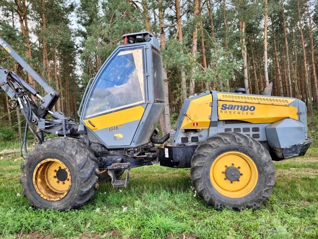 Sampo-Rosenlew 1046 Harvester