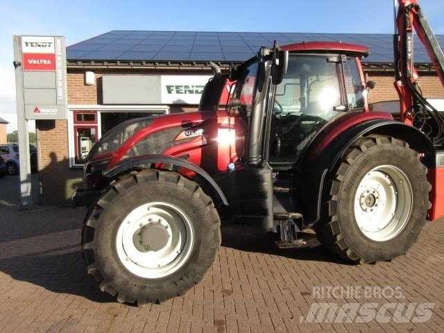 Valtra T174 VERSU Traktoren