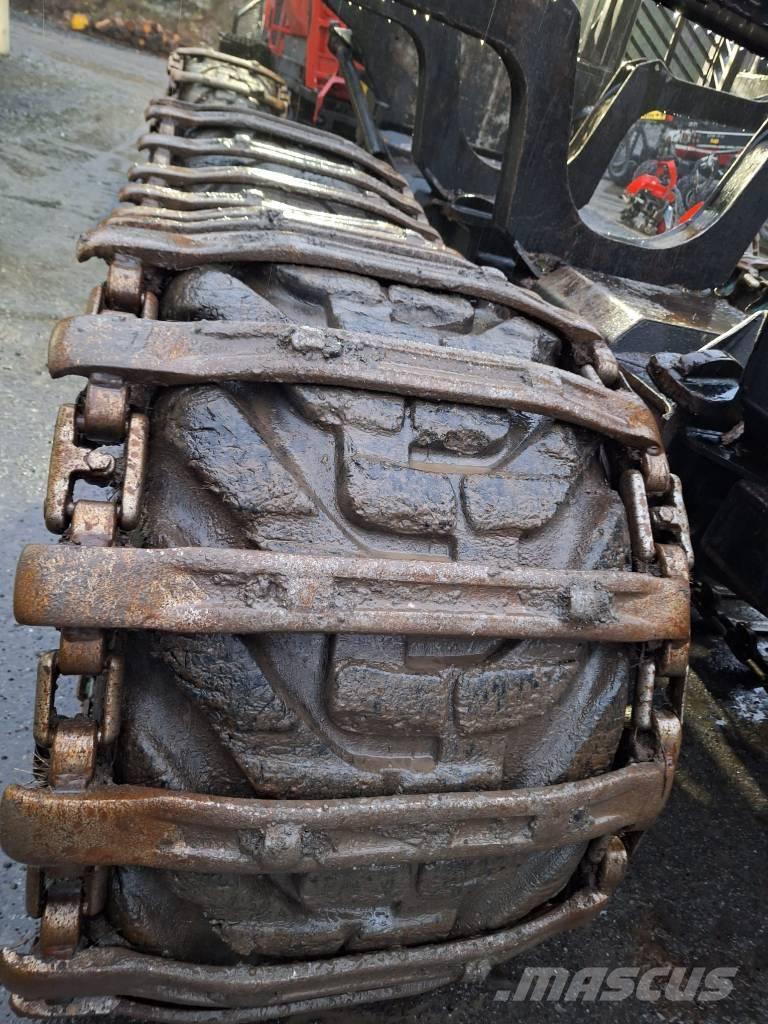 Komatsu 875 Forwarder