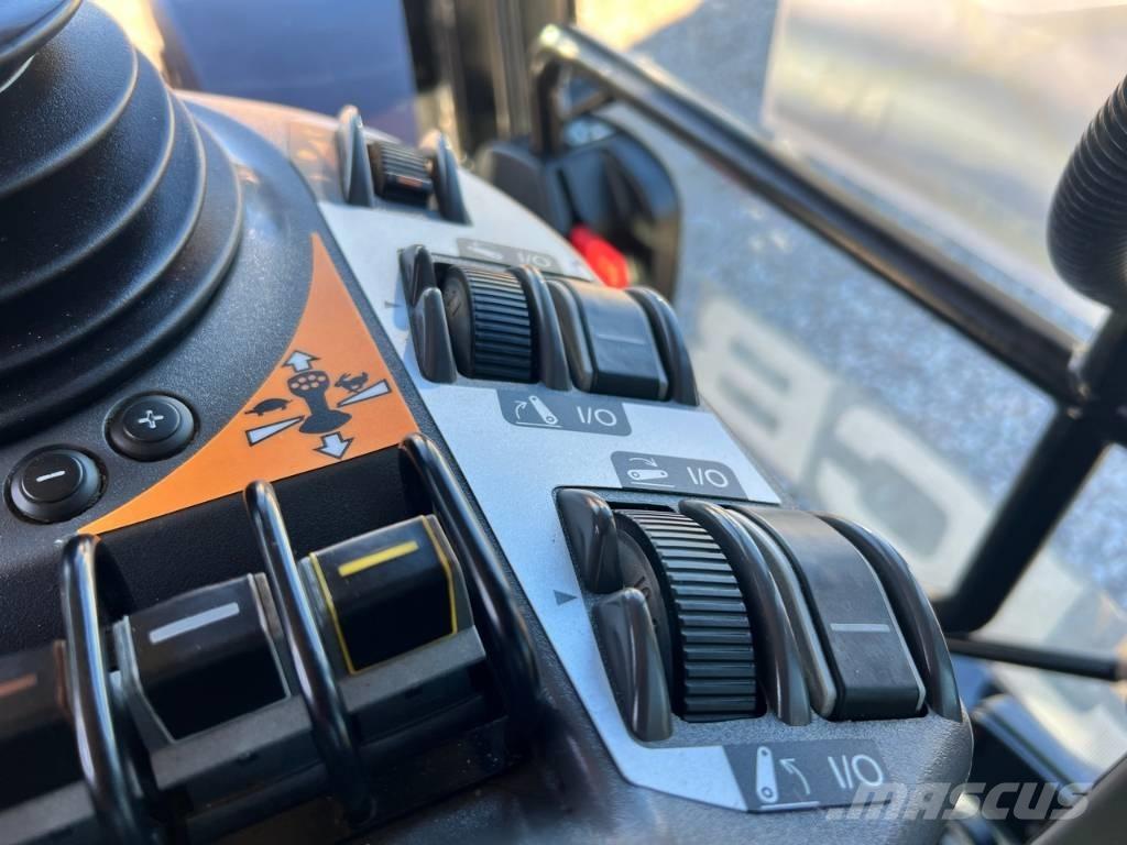 JCB Fastrac 4220 Traktoren