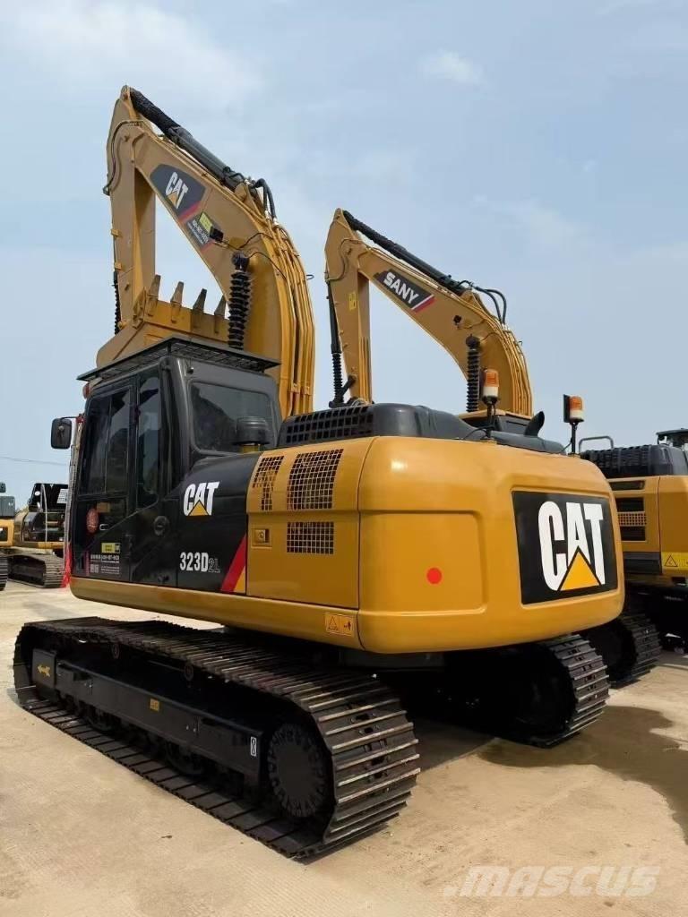CAT 323D2L Raupenbagger