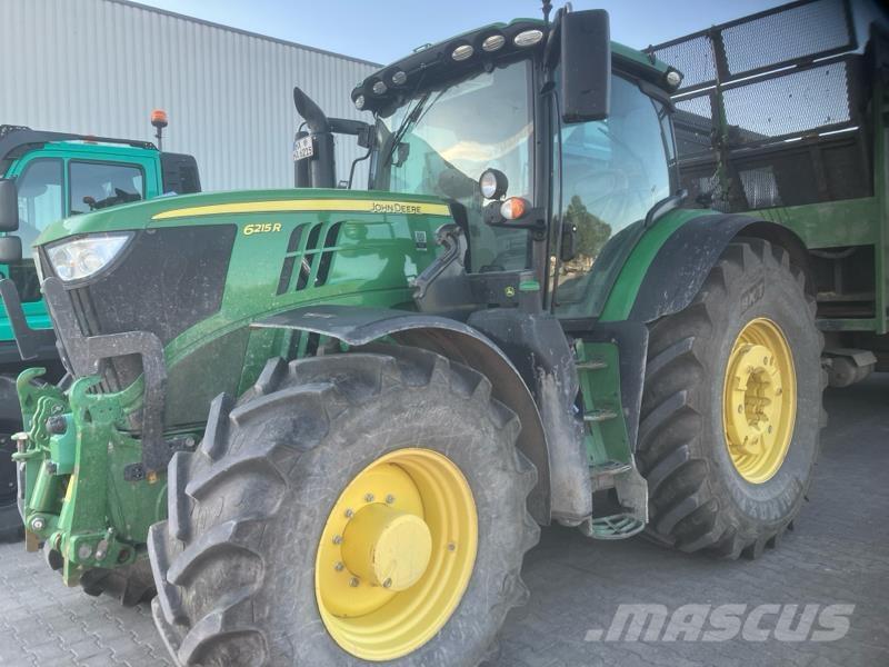 John Deere 6215R Traktoren