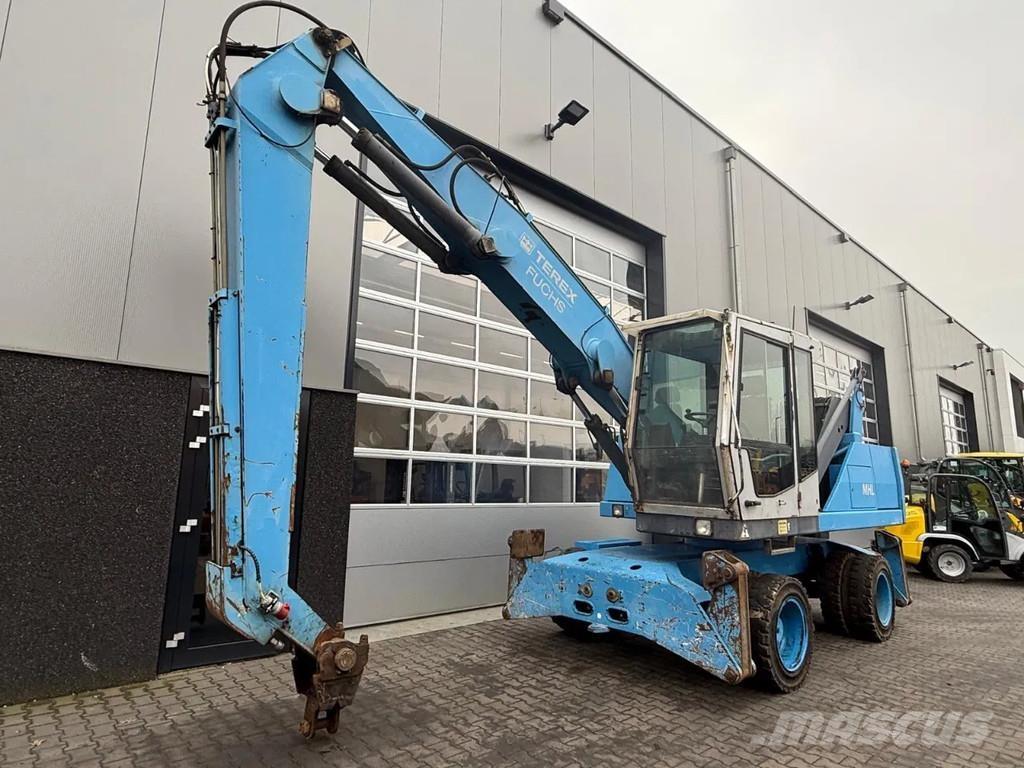 Fuchs MHL320 Materialumschlag