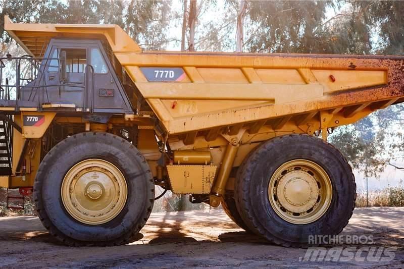 CAT 777D Andere Fahrzeuge
