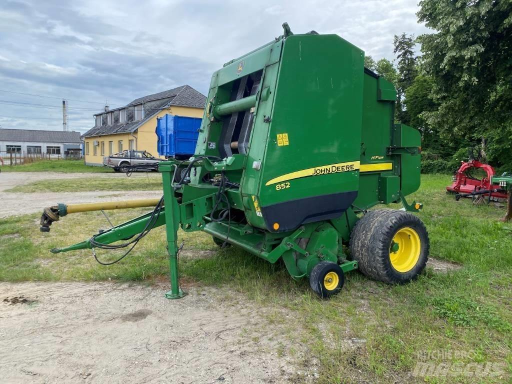 John Deere 852 Rundballenpressen