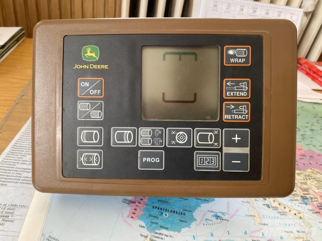 John Deere 852 Rundballenpressen
